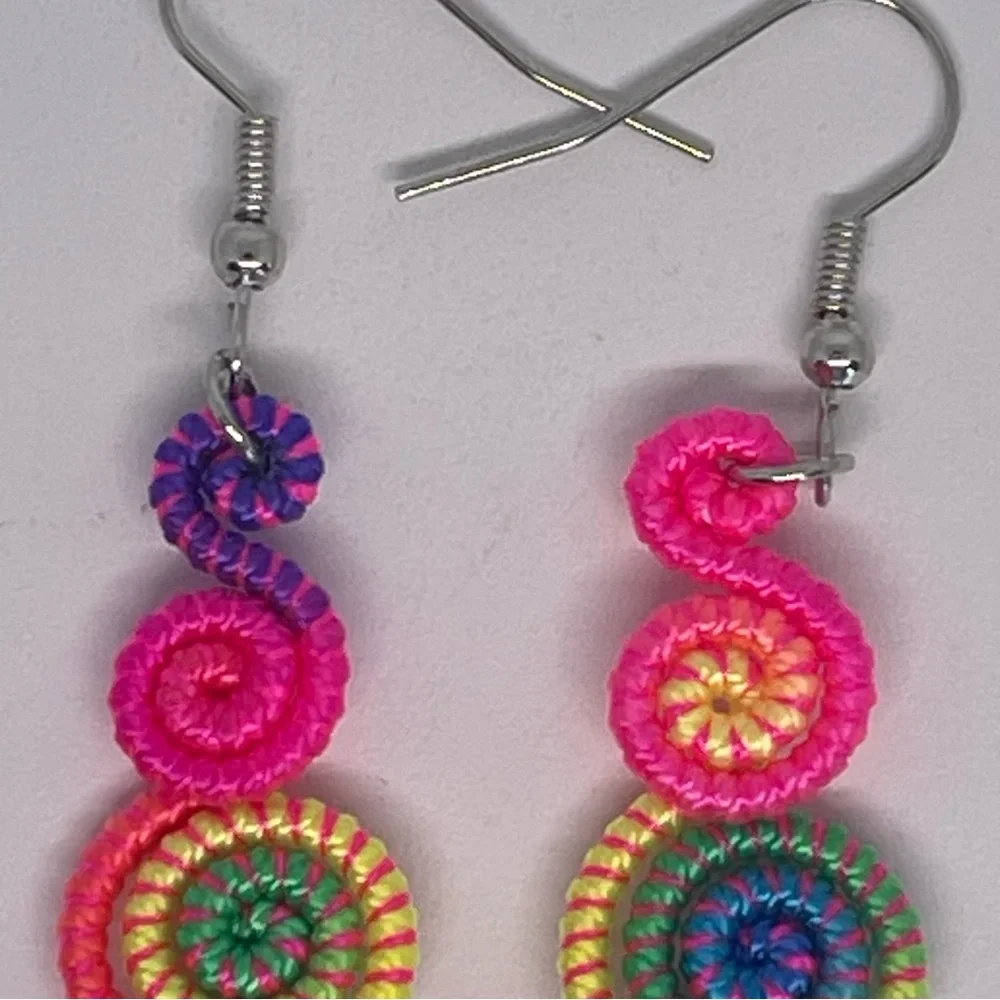 Multicolor retro spiral swirl drop earrings
